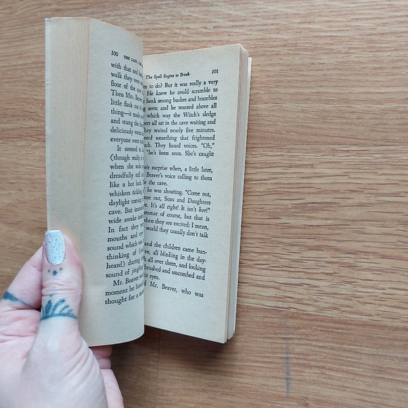 Vintage The Lion, the Witch and the Wardrobe - 1st Edition - Picture 4 of 6